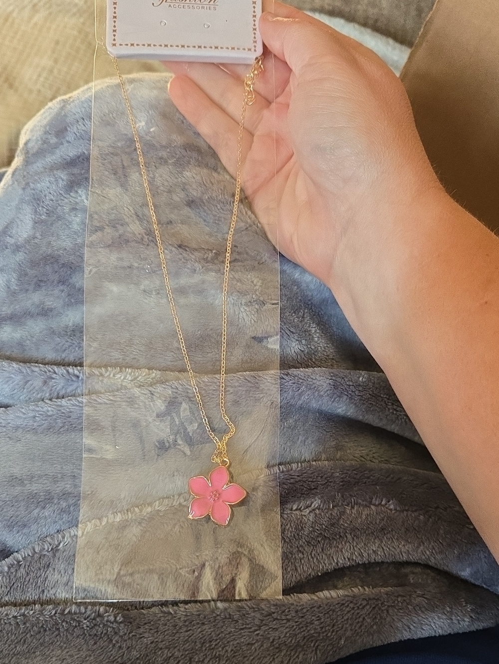3/$10 Bundle Deals Gold-toned Pink Flower Pendant Necklace